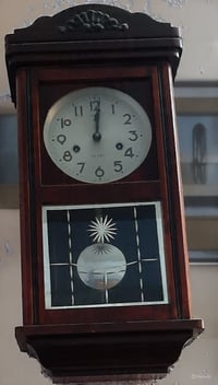 ساعة • ذكريات • ديكور