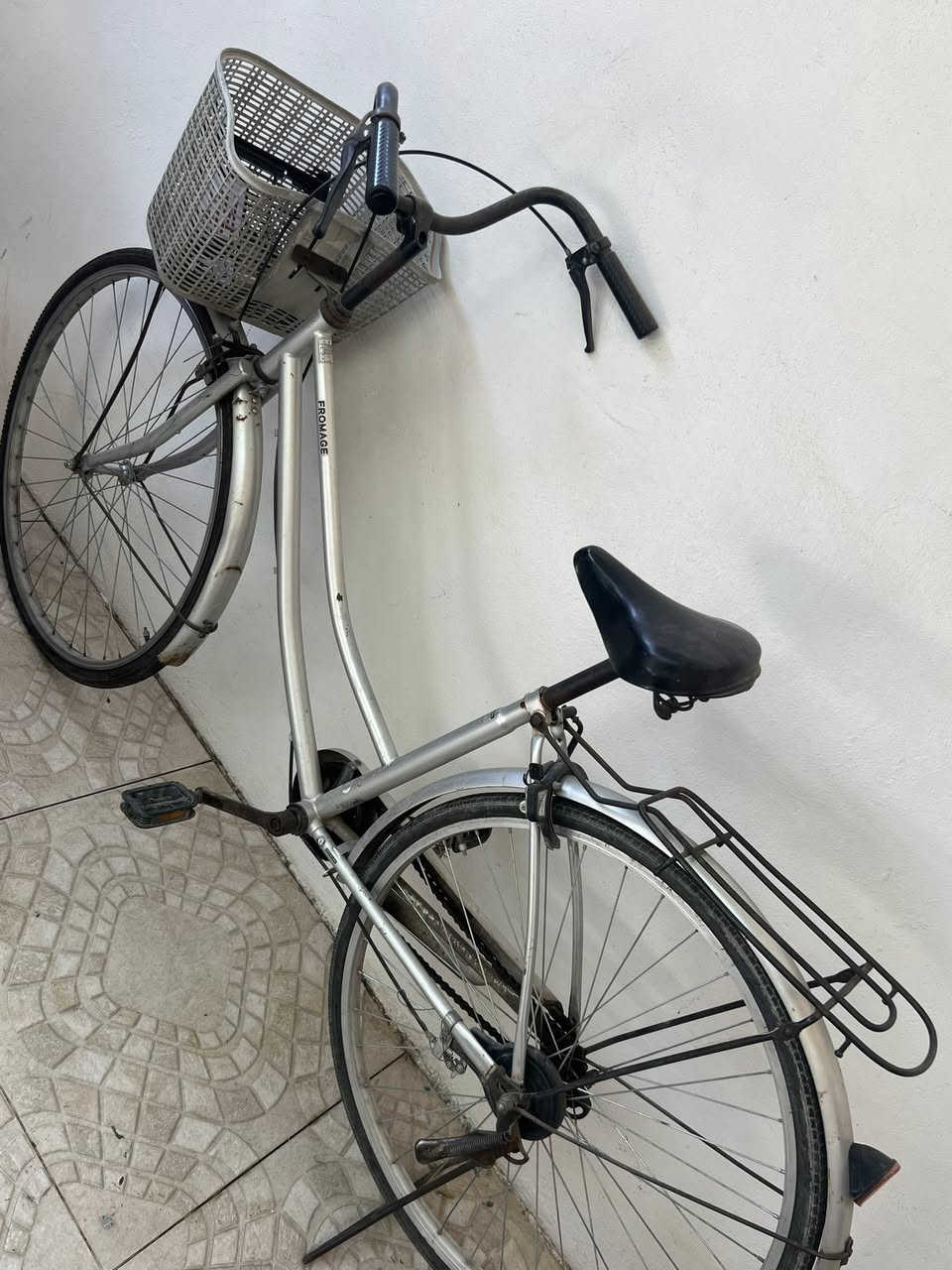بايسكلات نضيفه للبيع  واحد رياضي والاخر عادي سعرهم ثنينهن١٥٠الف


**إذا كنت صاحب هذا الإعلان وتريد حذفه لأي سبب، رجاءا أرسل رسالة إلى الدعم الفني**