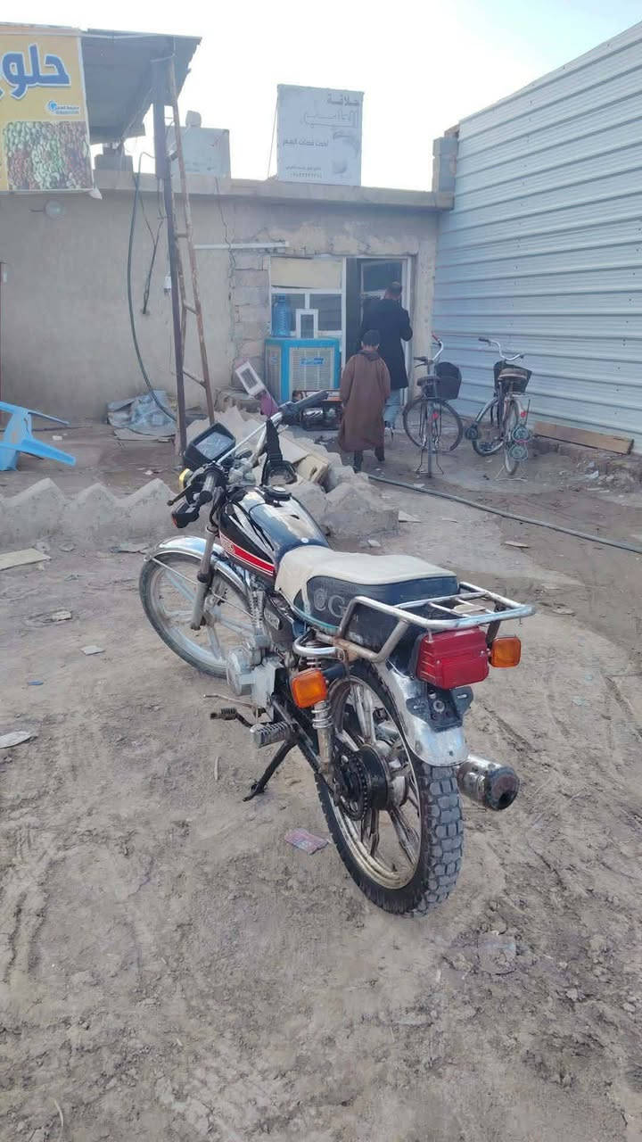 السلام عليكم ورحمه الله دراجه سيفان 5 جير دراجه كفاله عامه مناقصه اي شيء موديل 2020 هندروسلف الشغالات كل شي ما بيهن دراجه ما ناقصها كل شيء كلك كلك باقي التفاصيل خاص والسعر خاص رقم الهاتف ***********بي واتساب
