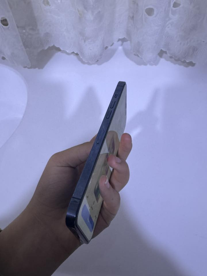 سلام عليكم اخوان 
للبيع ايفون 12 برو ماكس لون سمائي 
دبل سيم مابي عيب كلها على بلاد تجي تفحصها وتاخذه شرط انطيك يا بسعر مناسب جداا
***********
