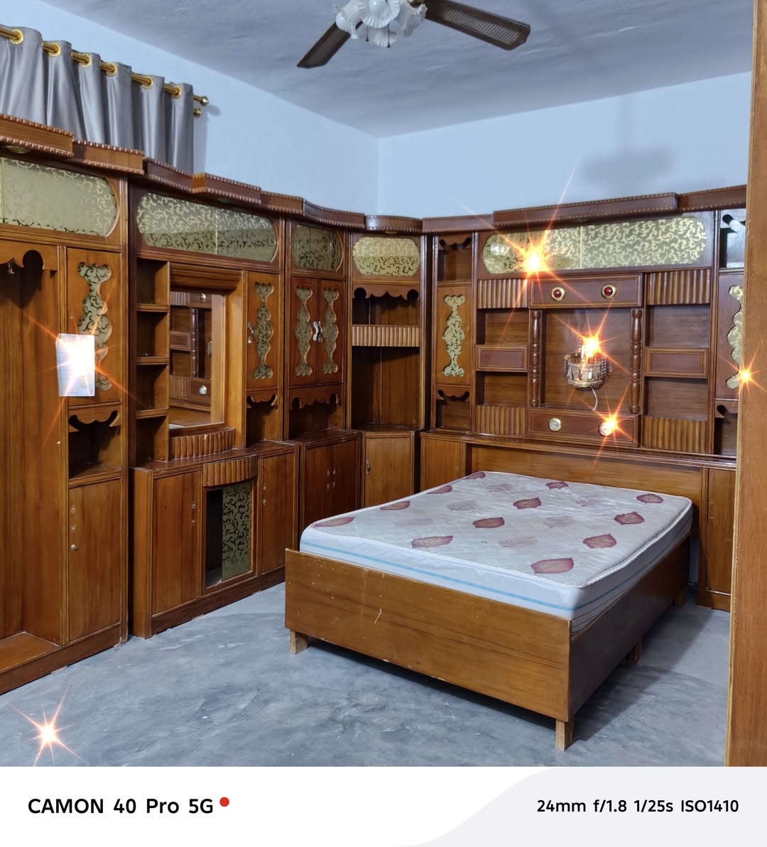 السلام عليكم
غرفه خشاب هودج عراقي خشب حطاطه سعرها 950وبيها مجال بسيط للاستفسار على ***********ه‍ بي واتساب
