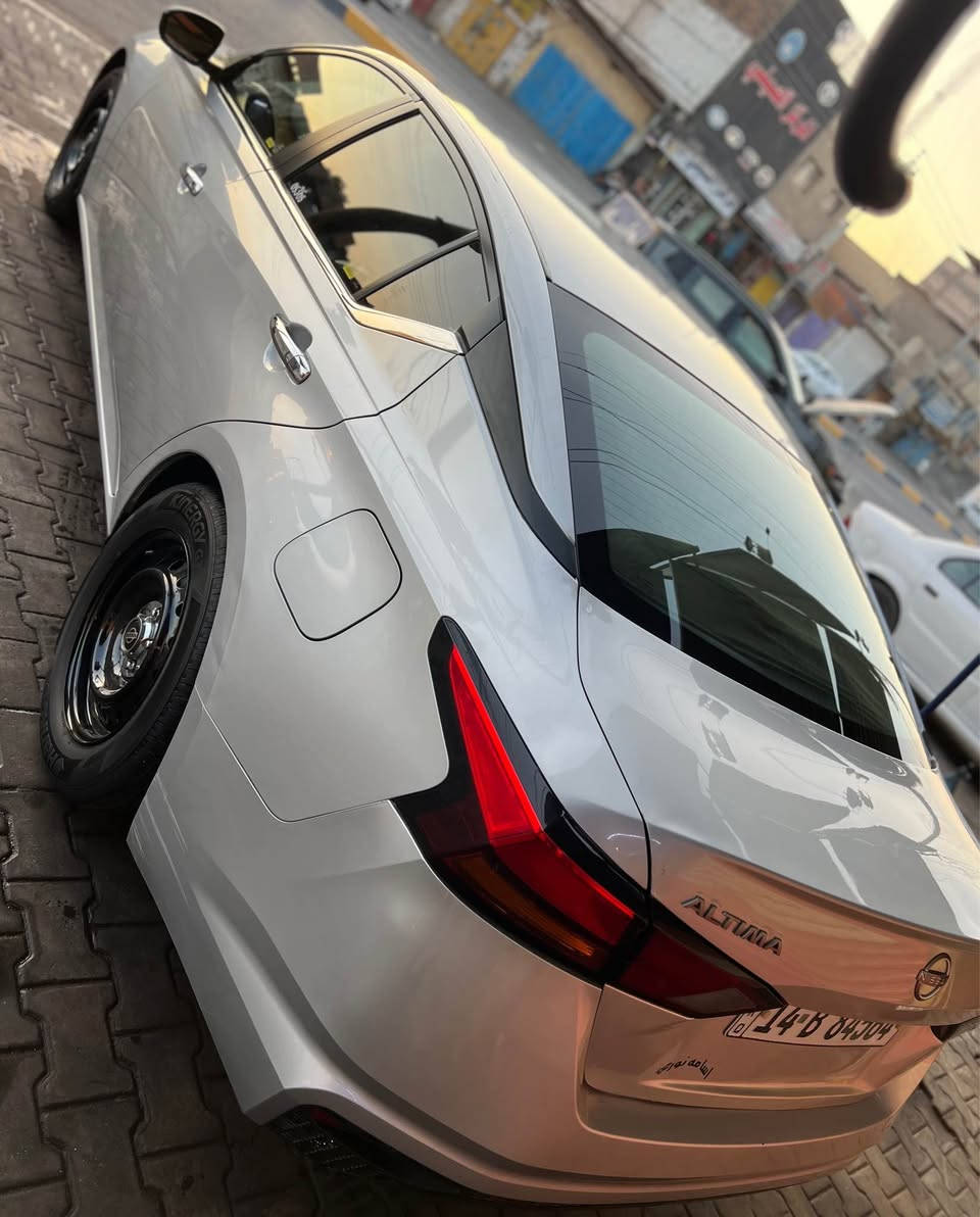 السلام عليكم 
مكاني البصرة المركز

نيسان التيما موديل 2023 وارد امريكي
 لون سلفري رقم بصره انكليزي معوقين وكالة عامة 
 وبأسم رجال وابنه ينوب عنه بالتحويل
 ضررها جاملق خلفي صبغ والصندوق مصبوغ نصه كلير 
 مواصفات S  معروفة 

شاشه 
تحكم اسيترن 
مثبث سرعه 
قيادة سبورت 
رادر امامي خلفي 
رادار حانبي 
مكينة 2500 
خير من الله سياره جديده 
وماشيه 45 ميل 
مكاني البصره مركز *********** 
سعرها 153 وبيها مجال بصيط الشراي 
 بيع فقط شراي يتصل وذالخدمه ماقصر وياا
وفدوه الي يسولف ويسئل خلي يستفسر من غيري ابو الخصيب, البصرة
