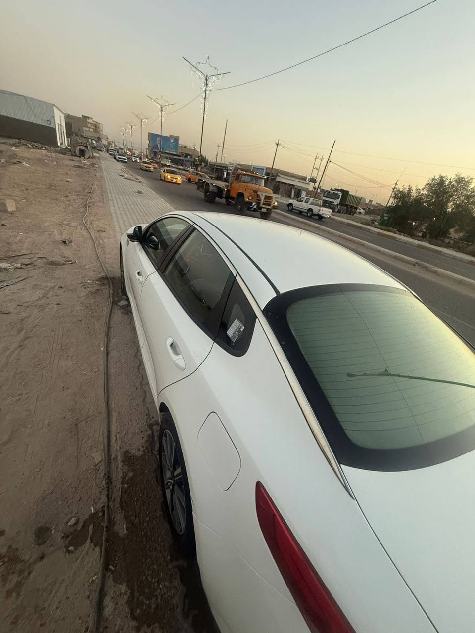 السلام عليكم كيا اوبتيما خليجي موديل ٢٠٢٠ رقم بغداد ماشيه ١٢٥ كفاله عامه ما عدا الدعاميه الاماميه مبدله فقط سعره ١٧٨ وبيه مجال بسيط للاستفسار أكثر اتصل ***********
