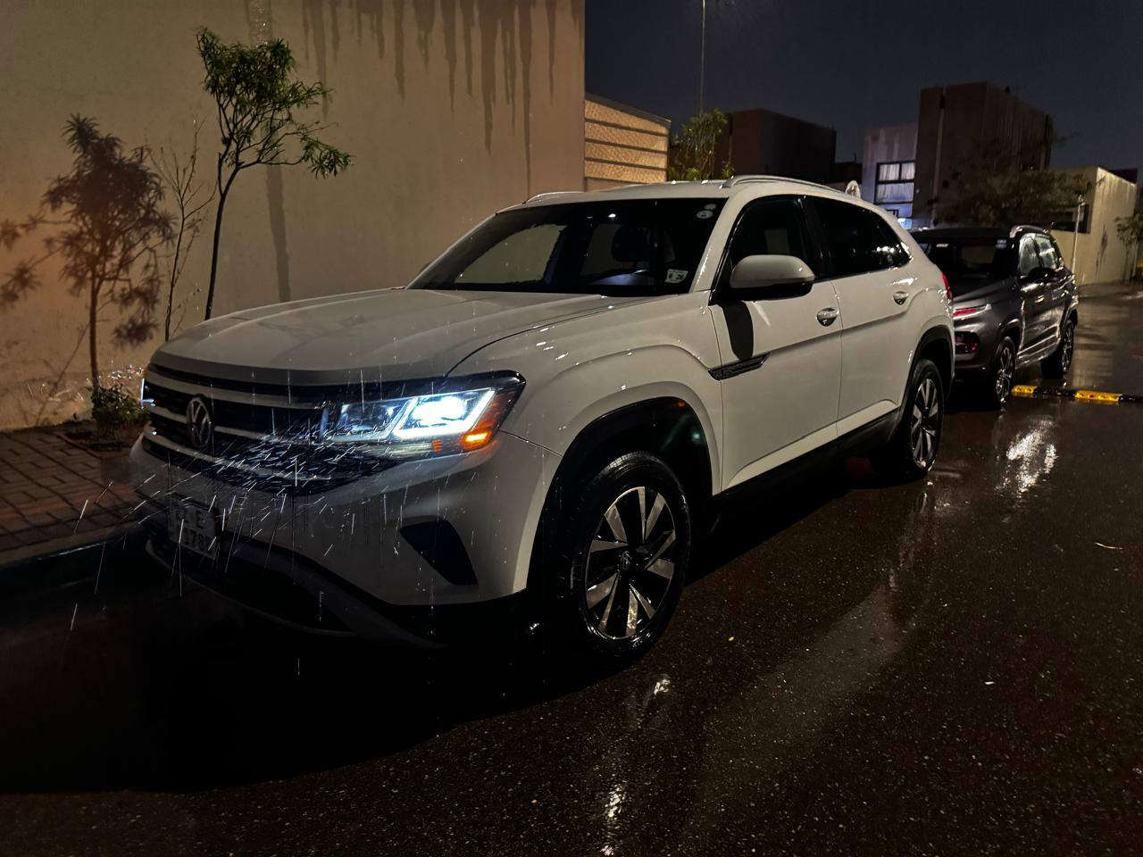 ‏Volkswagen أطلس 2023 كروز سبورت ماشي 50,000 كيلو تقريبا قابل للزيادة فول ما عدا ال سلايد حادث الدعامية خلفية فقط ومبدل بلادي 

مكينة 2000 تيربو 4 سلندر
*********** واتساب

