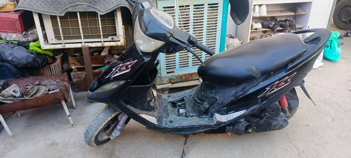 السلام عليكم دراجه ماكس عدله الهندر طك ولحمته غلط يراد ترجع تلحمه من جديد جفتتهه جديد بعدني حتى ما مبدل دهن مال سحك ابيع كوم حديد
بغداد الرشاد***********
