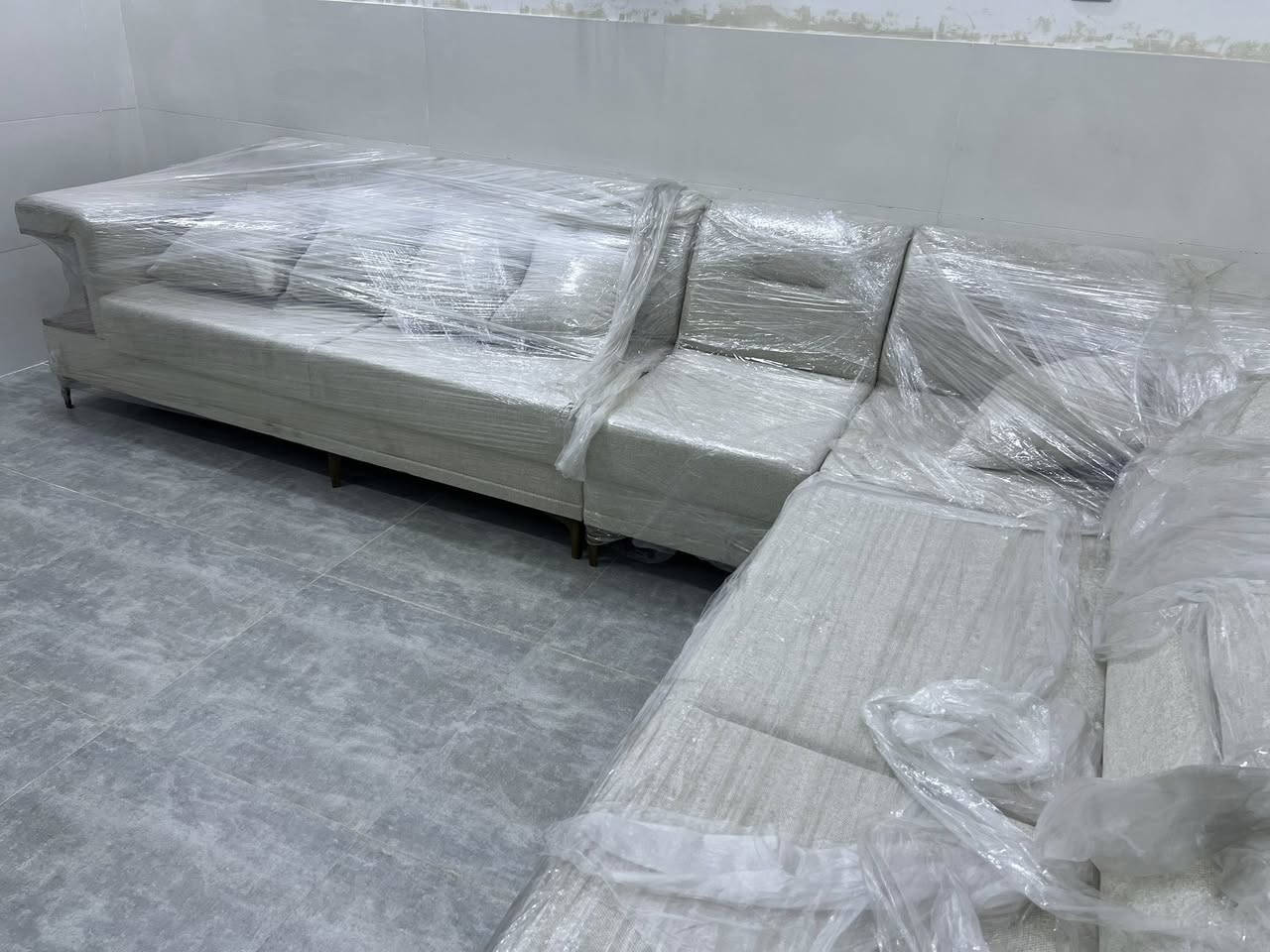 سلام عليكم اشتريت هذا الديوان وطلع كبير على لصاله الي حاب يتواصل ويشتري على هذا الرقم ***********
