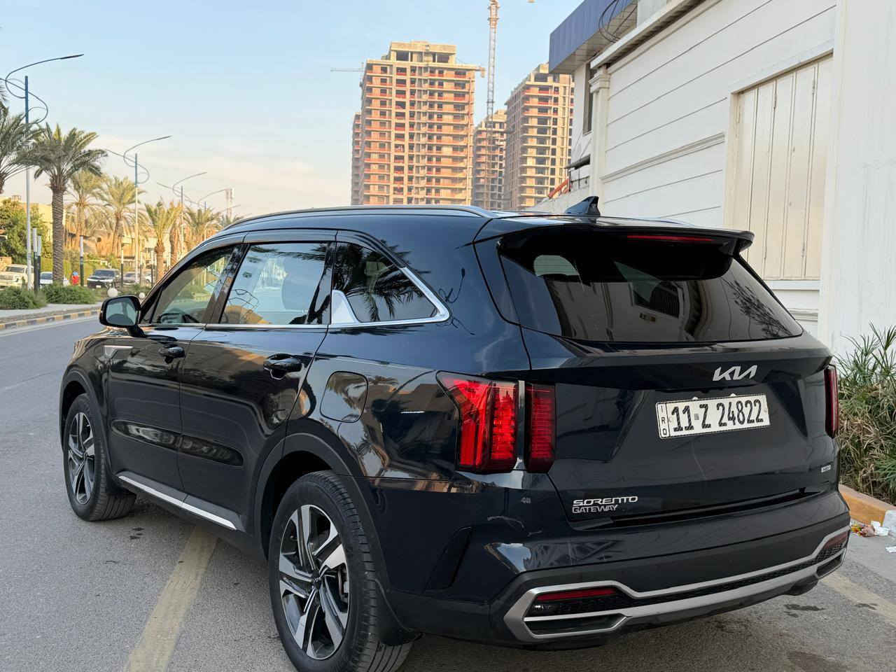 � للبيع كيا سورينتو هايبرد 2023 فول مواصفات EX 🚘
 الس23500 
داخل Vip منفصل 
سيارة نظيفة ونادرة بالسوق 👌
هايبرد اقتصادية كلش بالبنزين ومريحة بالسفر
🔹 موديل: 2023
🔹 هايبرد أصلي
🔹 فول مواصفات – داخلية VIP
🔹 الداخل جلد فاخر ونظيف جداً
🔹 العداد: (12الف ميل)
🔹 الحالة: ممتازة 
🔹 المكيف: ثلج ❄️
✨ المواصفات:
 • شاشة كبيرة + Apple CarPlay
 • رادار ومساعدات قيادة
 • بصمة تشغيل
 • مقاعد كهرباء
• تحكم كامل بالمقود
• ⁠صندوك كهرباء
💰 السعر: (21000) — قابل للتفاوض للجاد فقط
📍 الموقع: بغداد 
حي الجامعه  شارع الربيع 
📞 الاتصال
***********
***********

🌟السيارة تستاهل المعاينة والجاد يتواصل🌟 بغداد, العراق
