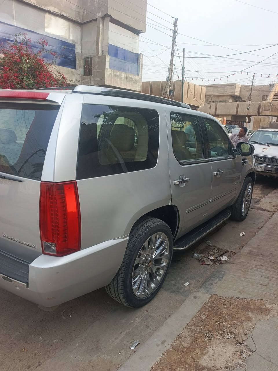 السلام عليكم كديلاك لبيع موديل 2014 فول مواصفات السيارة بسمي فورويل العنوان الزعفرانية *********** ابو فاطمة
