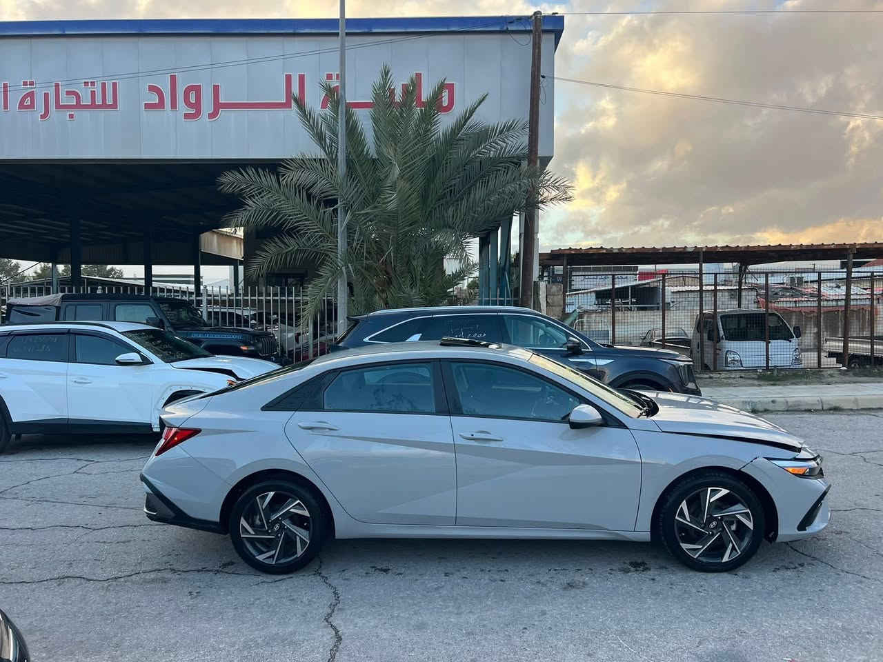 النترا 2024
محرك 2000 بانزين

الحادث كما موضح بالصور بسيط بدون ايرباك
بنيد معدل ربع من عنده نفسه
فول فتحه
بصمه 
رادارات 
تحكمات ماعدا الكشن مو جلد

السياره حاليا مطروحه بعمان المنطقه الحره
بالامكان تدخل على كتاب الشهداء
السعر مطروح بعمان 133$ سعر نهائي
واصل باسمك بدون رقم مصلح ب 160$ قفل سعر نهائي

***********
