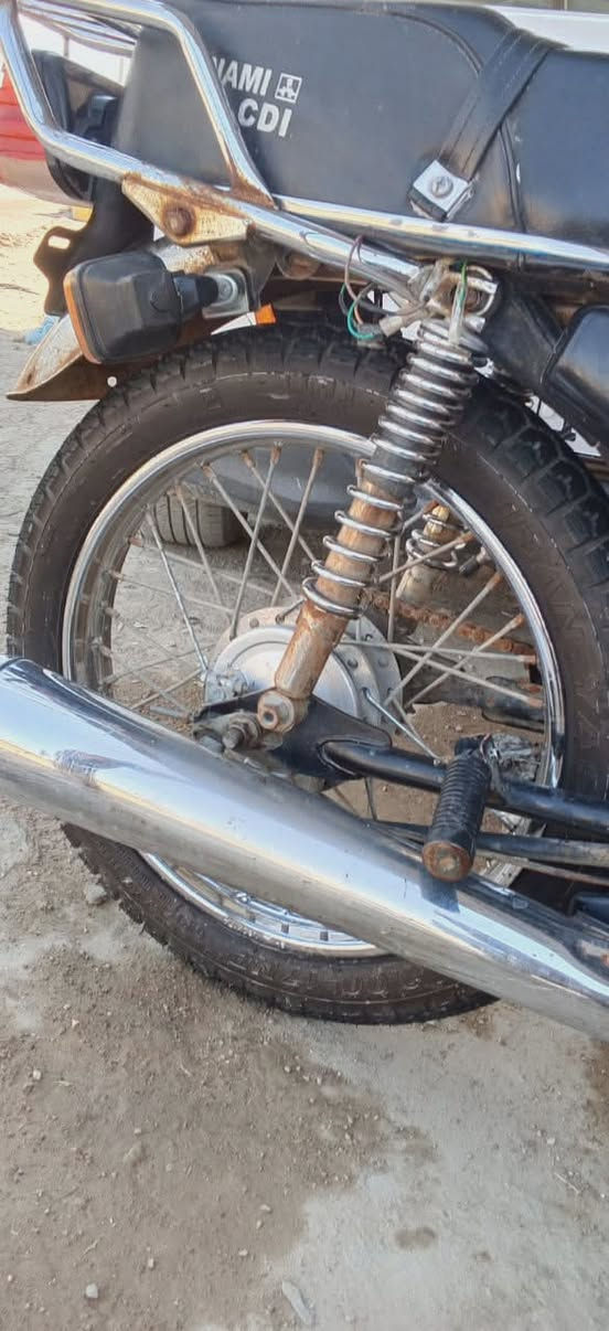 دراجه للبيع..... مديل 16 لون لدراجه بلوراق اخضر دراجه خير من الله تانكي وصفاحيات جدد وتاير وليل جديد امامي وخلفي كالشي بيه نضيف وارق نضيفه  سعره 450 الف وبيه مجال بصيط مكاني كوت زويريجات 
رقم... ‏‪***********‬‏
