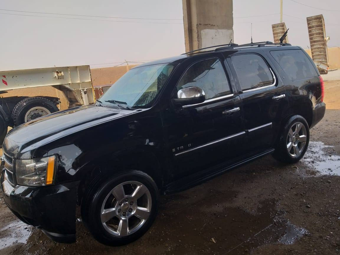 تاهو أدوات أدوات ٢٠١٠دواخل بيجي مخمل شاشه كامره خلفيه فدراليه حاكيه لايت زنون عالي ناصي السياره حلوه وجديه وجاهسه حداديه جديه  مكينه وكير خير من الله سياره مكفوله من لكصه ولفتح ولعشاير ولسرقه بيها بنيد وشبر من جاملغ المامي ولباقي مكفول لسعر ٨٠  
  ***********
