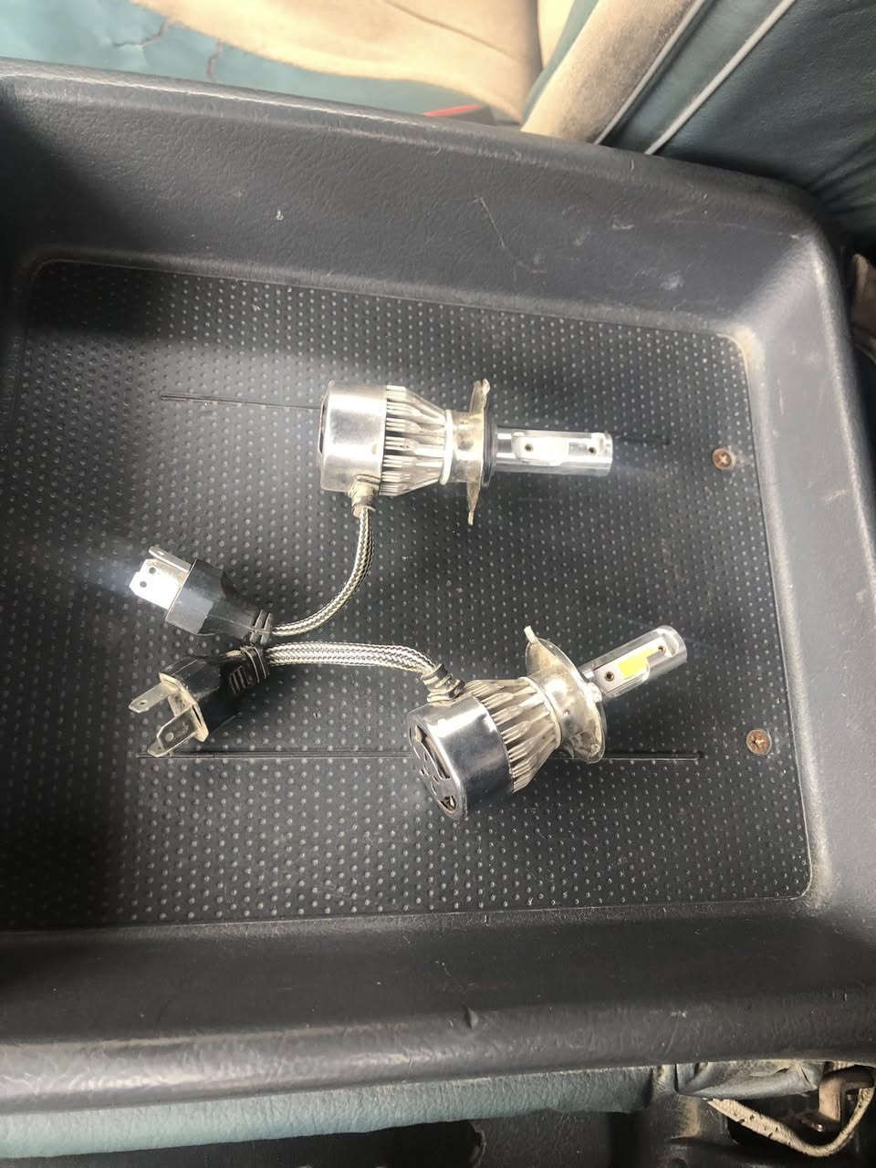 سلام عليكم للبيع زوج ليتات مازده كيه حمل نضيفات هنه ولايتاتهن زنون مكان بغداد الرقم ***********
