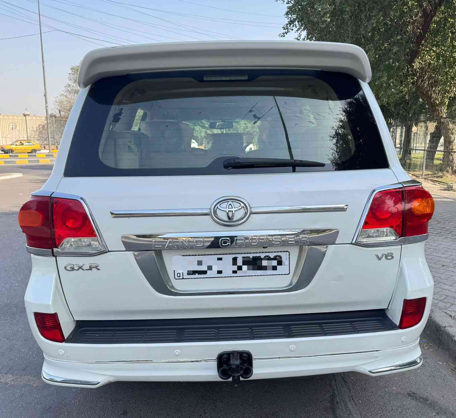 للبيع لاندكروز موديل 13
رقم بغداد دولي الجديد 
ماشيه  180  الف  اصل
مكفوله كفاله عامه جديده 
السياره بريميه اصل
السعر 335 ورقه وبيها مجال 
الأتصال على الرقم مكلف بنشر
***********
