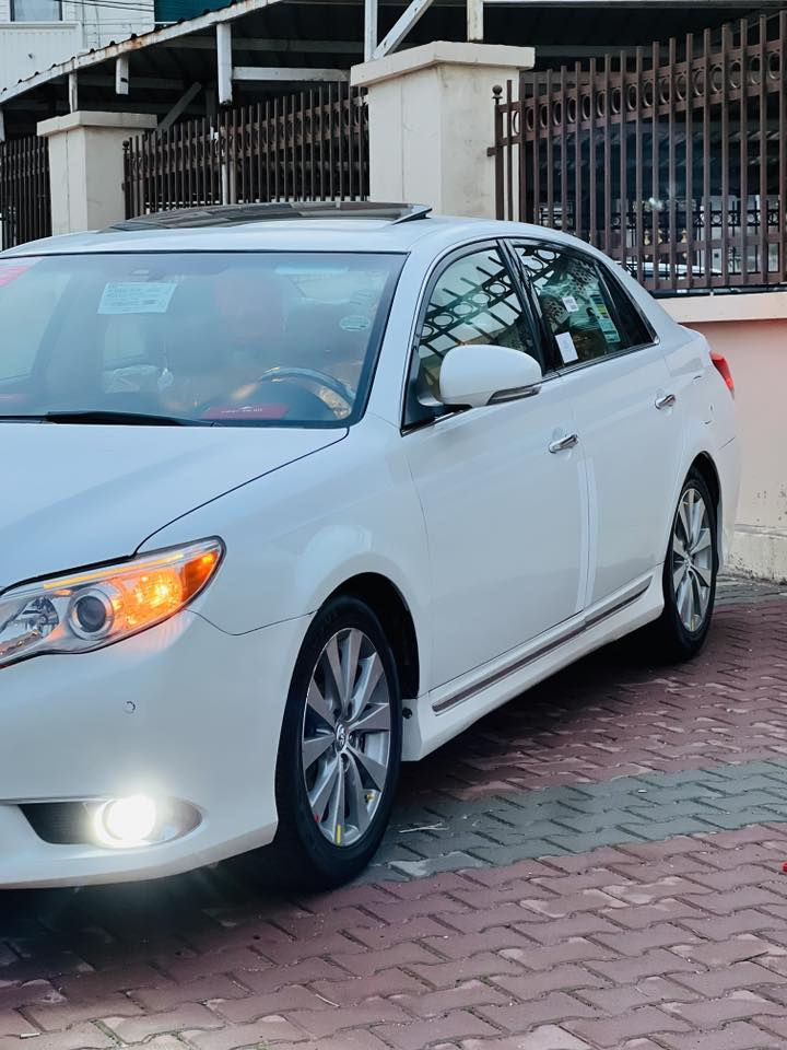 تۆیۆتا ئەڤەلۆن مۆدیل 2012 مانگی 9 قەباخ ڕەش، یەک پەڵەیەک بۆیاخی هەیە ، کوشن و سوکانی لۆکە، گێرو مەکینەی بەشەرت دیجیتاڵیشی نیە ، تەحویل و خەرامەی بەشەرت
205 گەڵاو معامەلە
***********
