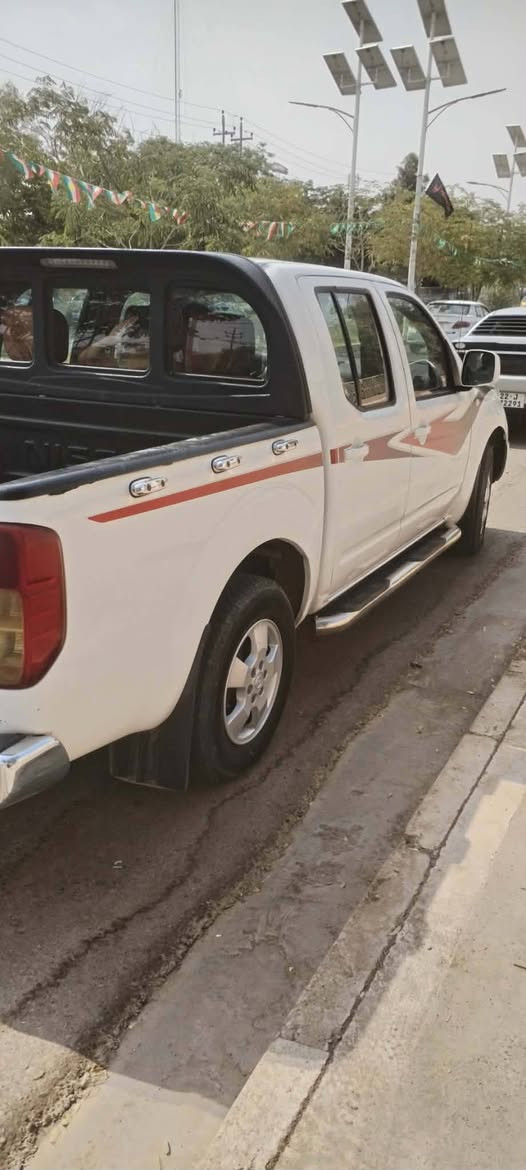 سلام عليكم للبيع نفاره موديل ٢٠١٣ محرك بلاد اوتوماتيك جديده تبريد تدفع كلشي بلاد على شركه  رقم بغداد سعر ١٢٨ $ مكان سياره ديالى خانقين رقم الهاتف ***********
