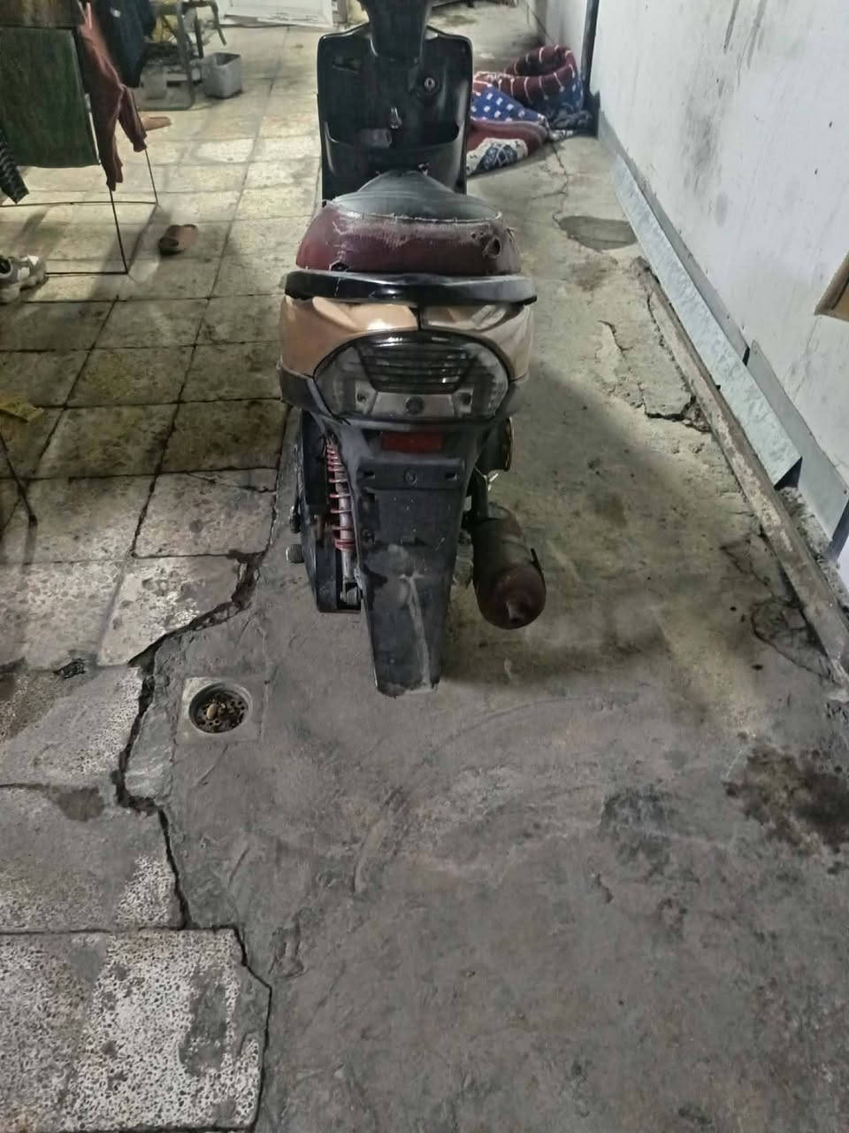 السلام عليكم دراجة ماكس للبيع بيها شلعه تخبل الدراجة رياضي تعال وشوف المكان البياع السعر ٥٠٠ الاتصال ***********
