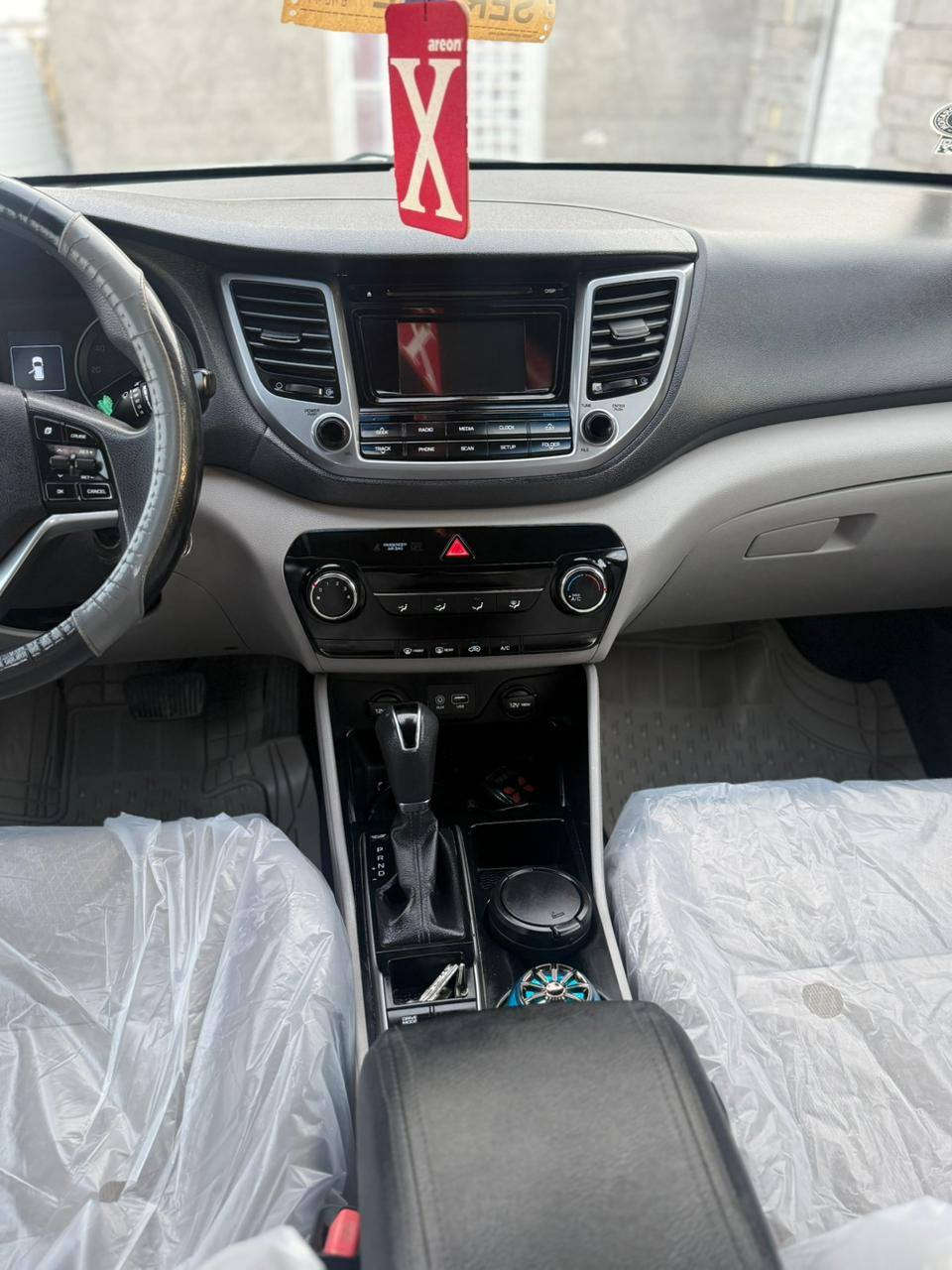 السلام عليكم توسان 2016 وارد امريكي  تبديل  ثلاث قطع السياره جاهزه من كلشي  محرك وحداديه وكير شرط الفحص
السعر 145 
//***********// المكان ناصريه مركز.  مكلف بنشر  .
