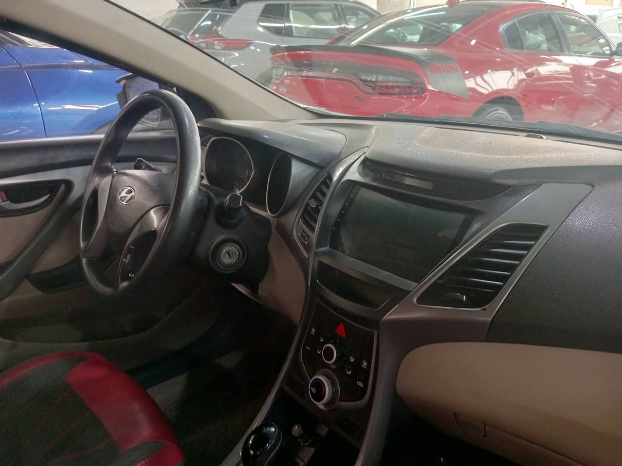 عليكم  الانترا 2016 خليجي  للبيع مكينه 2000 دوش السيارة جاهزة وماناقصها كلشي بيها سونار كلشي موضح بي تبريد امامي خلفي صدر جديد تخم تاير السيارة بأسمي رقم بغداد الانكليزي السعر 118 وبيها مجال مكاني بغداد اليوسفية للاستفسار الاتصال ***********/ ***********
