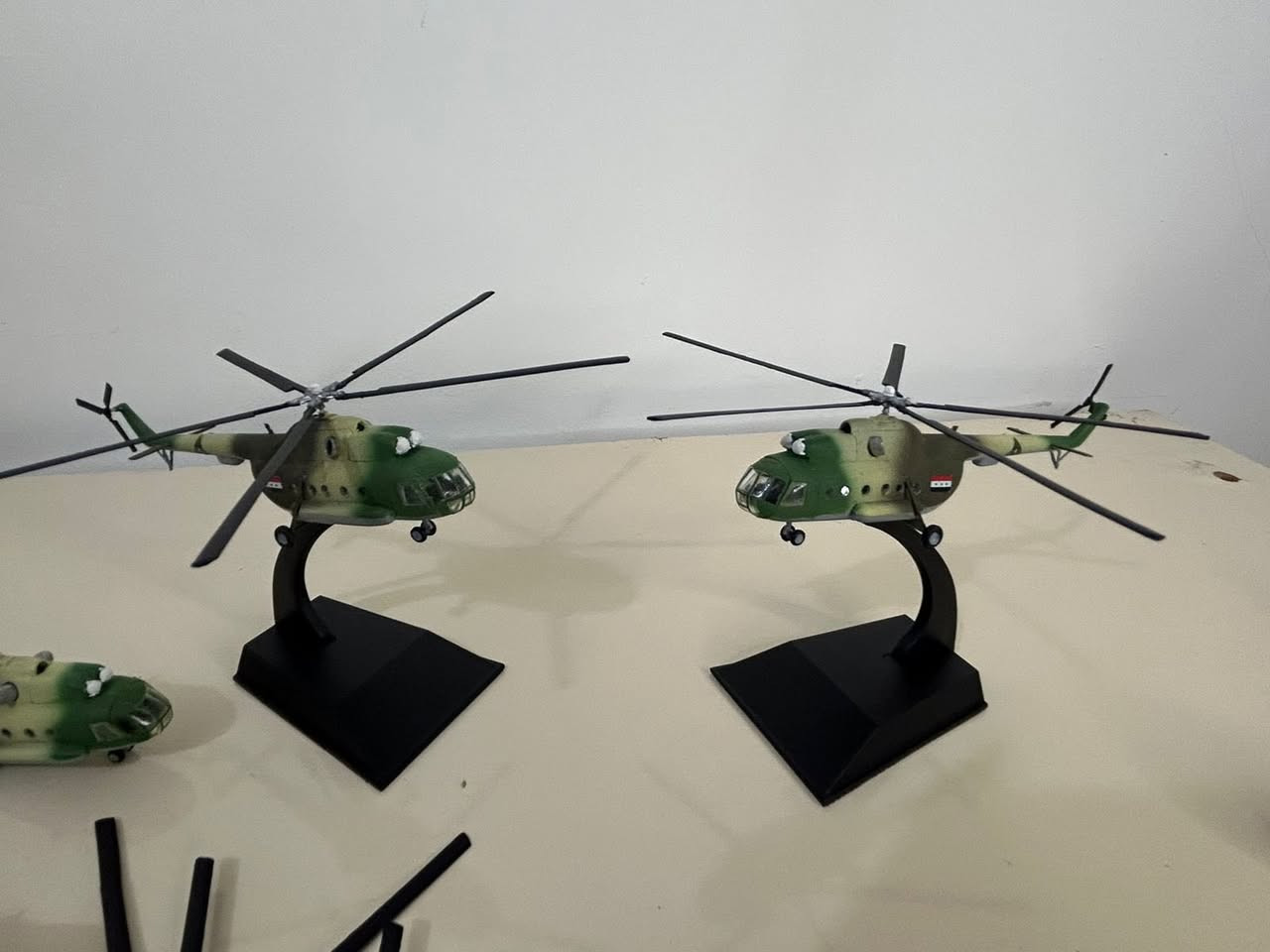 تحية طيبة للجميع…طائرة Mi-8 حجم 1/144 الطول 15 سم مع قاعدة…السعر 30 الف دينار للطائرة .


**إذا كنت صاحب هذا الإعلان وتريد حذفه لأي سبب، رجاءا أرسل رسالة إلى الدعم الفني**