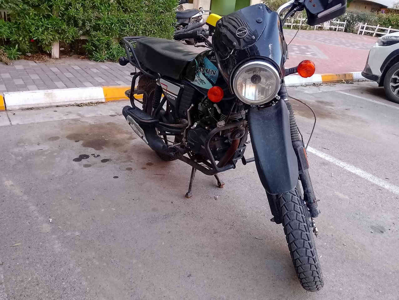 السلام عليكم ما شاء الله
دراجه للبيع : النوع دايوان جبلي 150cc

المديل : 2022 

الدراجة حالة الوكالة ما مبدل اي شي 

عدسه زنون LID عالي ناصي
 
رقم التلفون : ***********
مامتواجد عله فيس
