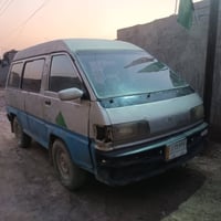 سيارة فارة للبيع موديل 1990 كير مكينة تيوتة 85سنوية 27 بأسمي مكان بغدا...