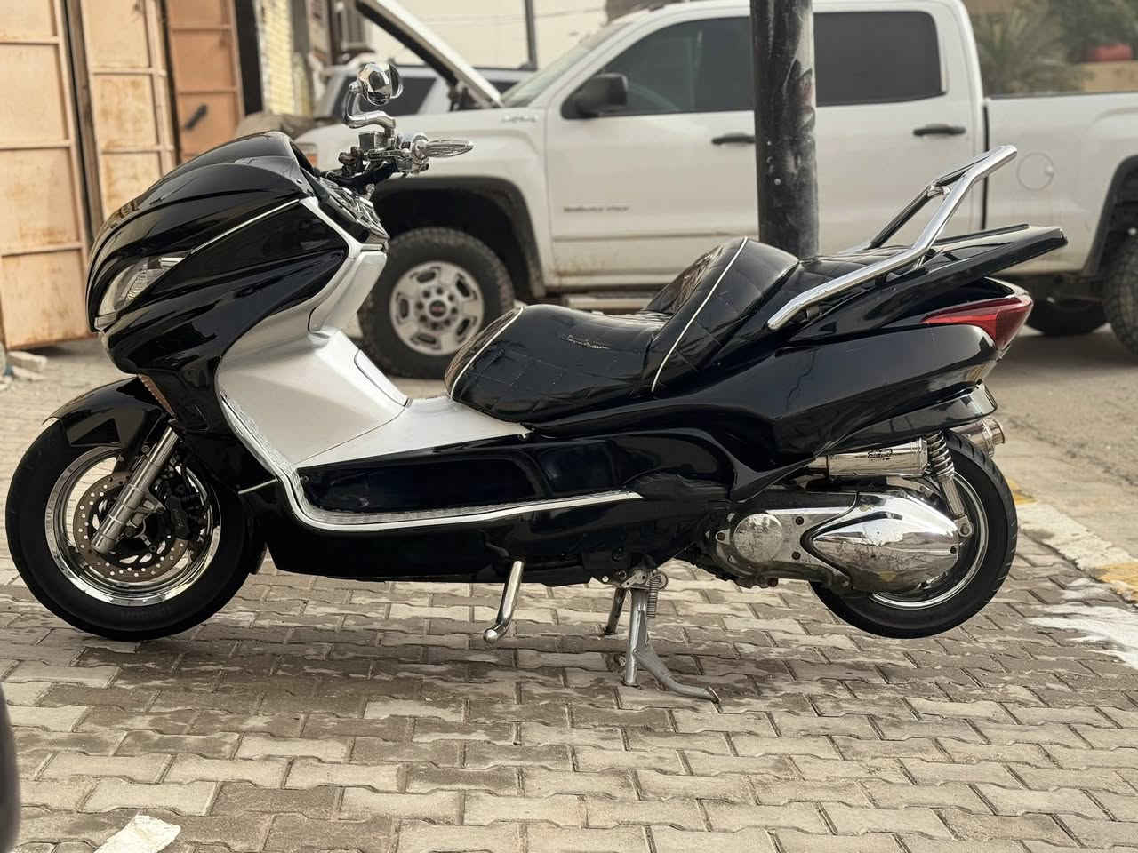 فورزة صفر ٨ فول تزويد  برمجه طلقات وفتح سرعه ١٦٠  راجع مكينه نيكل  وتزويد كفر بل كامل. وزويد نيكل بل كامل اضافه لايت امامي تزويد سكن او اشاره  ستيرن تزويد  وعليها هواي اضافات سعرها 22 ورقه  جوه ال ٢٠ مصير  (مكاني بصرة الفاو.)   دراجه اوراق  كامله. ***********.  واتساب فقط
