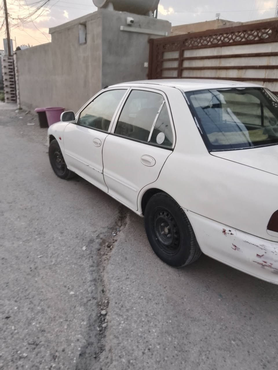 السلام عليكم سياره براتون 2002 تبريد تدفئه قفل مركزي جامات كهربائي محرك 15مال مستيبوشي تايرات جدد صدر كير شرط السياره ما يعوزه ربع عسكري الرقم***********
