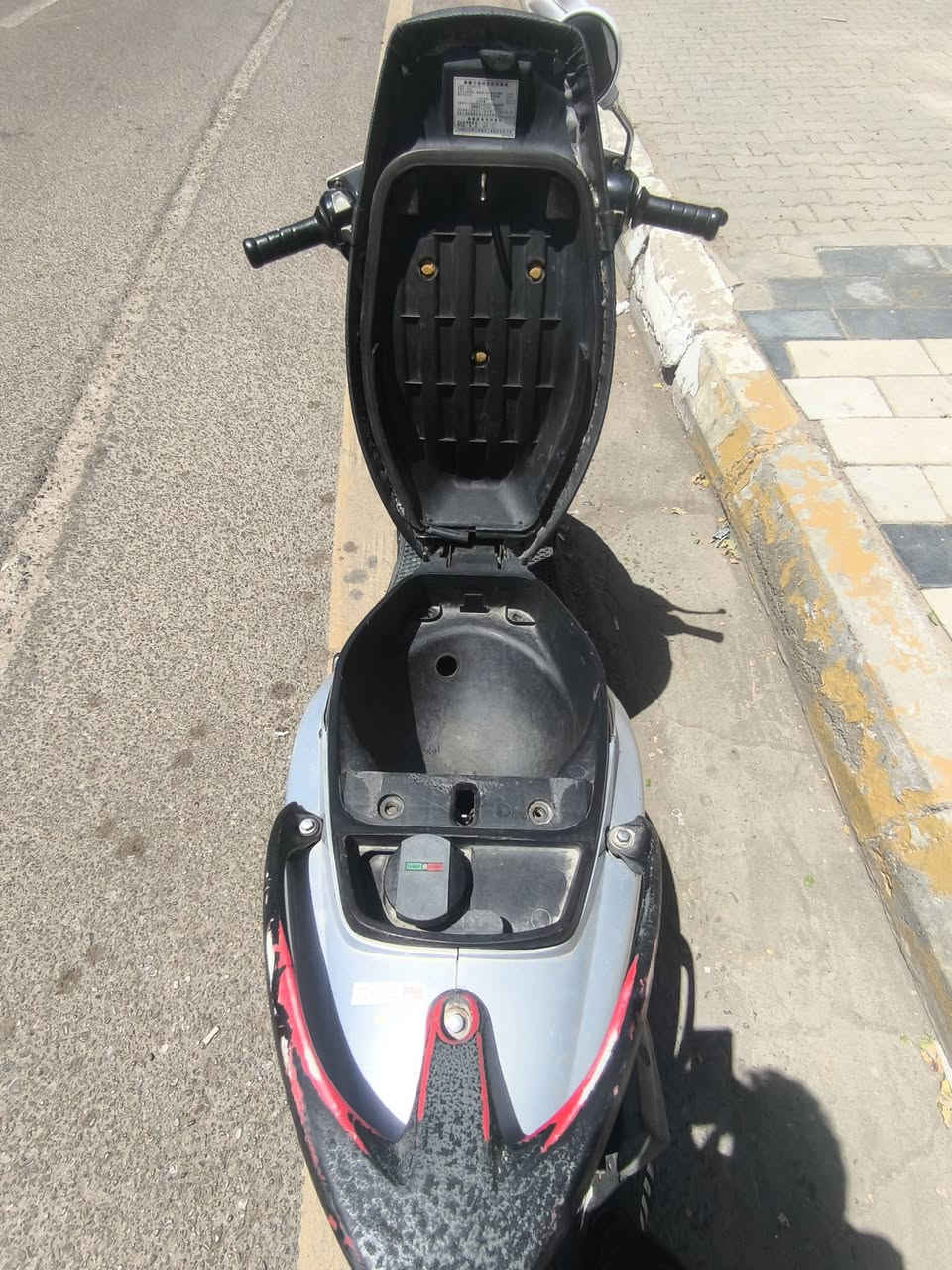 للبيع بلاديه كلها ختم واحد مكينه خرسه متنسمع كهربائيات شغاله قفل سترن قفل جنطه دبلات بريكات شراي اتصل ***********
العنوان بغداد الصالحيه 
السعر 600 وبيها مجال
