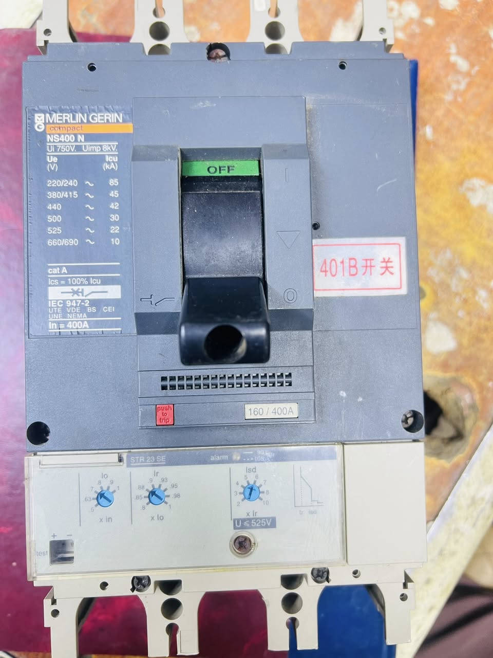 سلام عليكم ورحمة الله وبركاته يتوفر لدينا قاطع ام جي اصلي فول نضافه 400A+630A استفسار *********** بغداد شورجه عكد النصاره شركة الابداع
