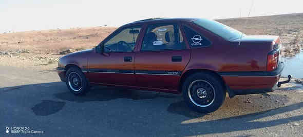 السلام عليكم اوبل فكتره حجم 18 موديل 92 رقم جديد وهزه جديده محرك نضيف بور تنه السعر 48 وبيها مجال الستفسار الاتصال بالرقم ***********
