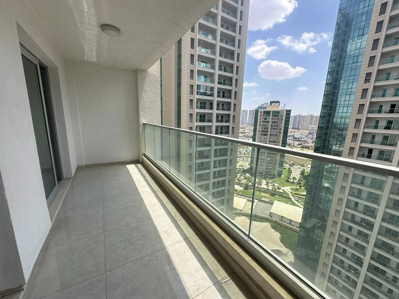 Empire wings 1+1 one bedroom for rent 400$ 
WhatsApp +9647502002001 

شقة بغرفة نوم واحدة في إمباير وينجز للإيجار بسعر 400 دولار أمريكي
للتواصل عبر واتساب: ***********

 ئیمپایەر وینگس یەک ژووری نوستن بۆ کرێ 400$ 
واتسئەپ ***********
