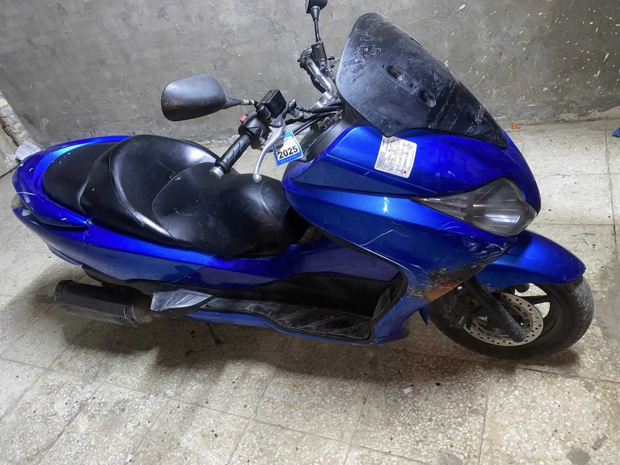 صفر عشره دراجه حلوه عليها ملاحضات علكفرات مكينه وكير مكفولات شلعه ومعد اربع تحويلات مانع نزلاق غنيه عل تعرف مال جناي ***********بغداد
