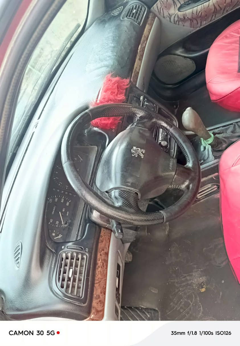 بيجو فرنسي 406 موديل 2001 محور كير ومحرك كورلة بيكاتشو مكفولات شرط رقم بغداد الماني السعر 27 وبيه مجال قليل مكان السيارة بالكوت اني مكلف بالنشر للاستفسار الاتصال على الرقم *********** الحال, واسط
