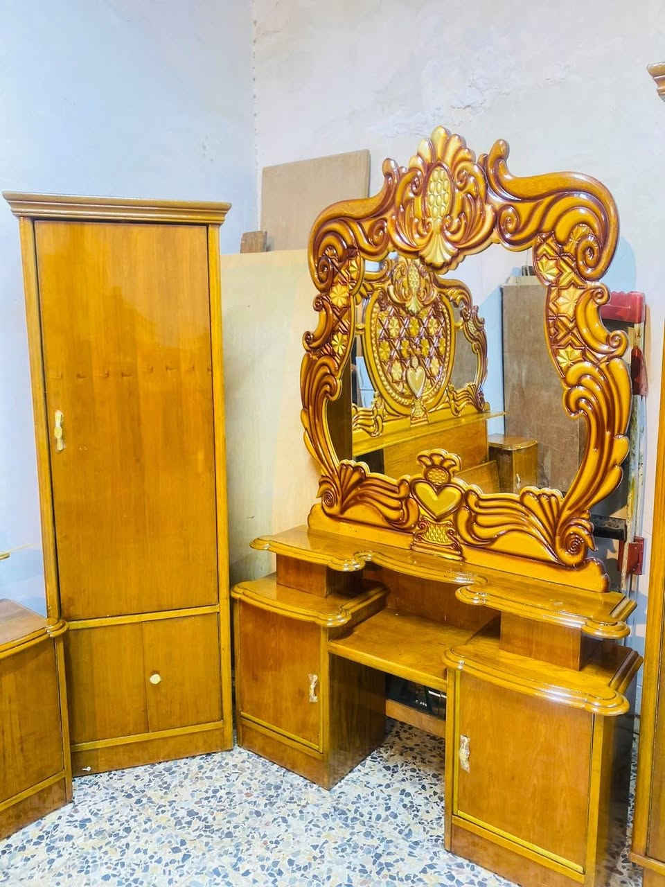 السلام عليكم 
غرفه صاج عࢪاقي مستخدام 
غرفه5/ابواب 📌
السعر 480
نضافه 80/💯 
معا نقل فقط داخل بغداد 
واتساب ***********

