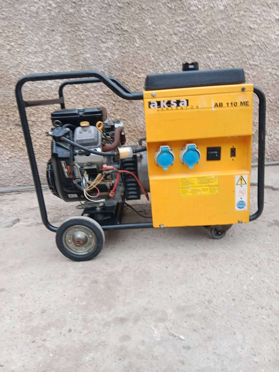 مولده اقصى بانزين يابانيه
2 بستم 10 كيفي 40 امبير ابلاديه باتري جديده صوتهه كلش هادء تشتغل سلف وهندر بعدهه ابلاديه عل وضع الشركه السعر💵 مليون وربع 
📱
***********
***********
