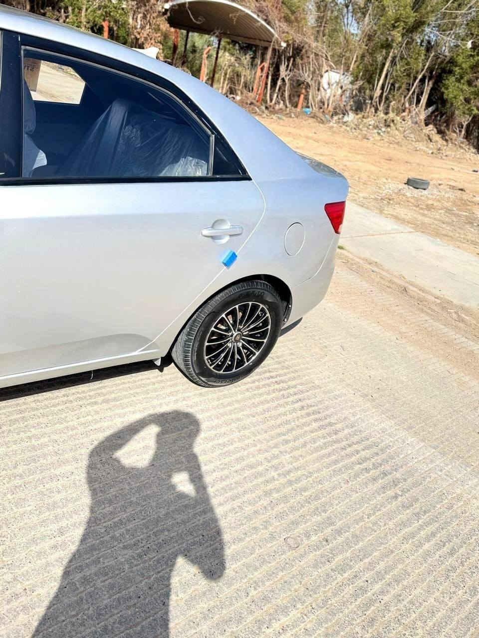 السلام عليكم 
كيا سيراتو موديل 10 ارقام وسنوية اربيل مطابق 
دخول جديد مكينه كير حداديه تايرات كله جديد تبريد شرط شغال السيارة جاهزه متخسر عليه ربع 
مكاني نجف السعر (45) وبيه مجال للشراي 
اتصل وآتساب ع الشريحة وتدلل 
(***********
