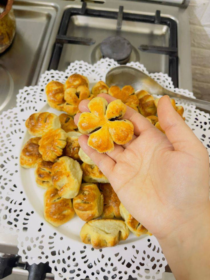 قبلة حي الجامعة عندي خدمة توصيل ***********
