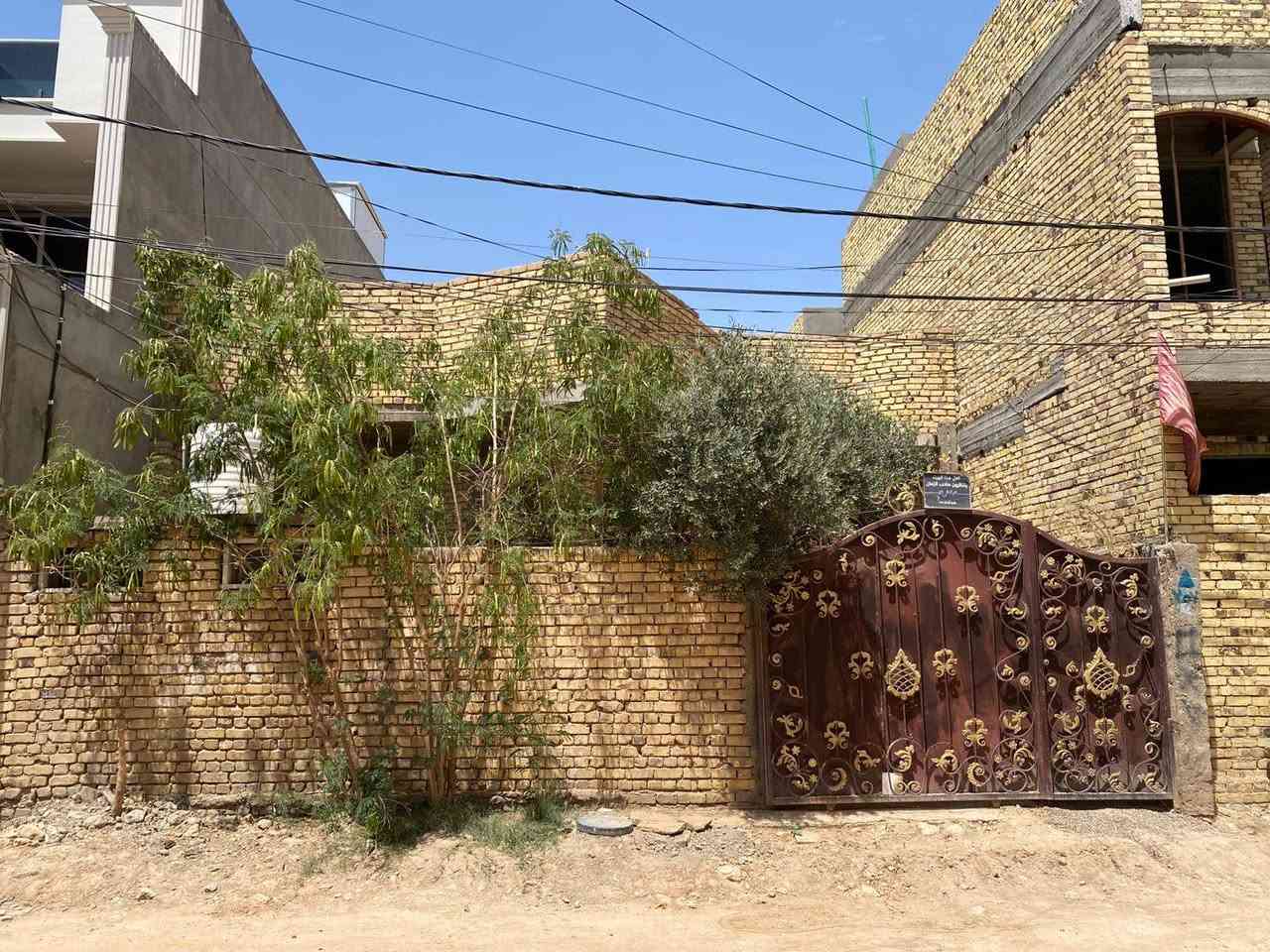 🏡 دار  للبيع –  طابو صرف

📐 المساحة: 200 متر مربع

📍 الموقع:أم الخيل الثالثة – شارع 20بالقرب من مدرسة قطر الندى الابتدائية  الفرع المقابل روضة الياسمين

🔹 مواصفات المنزل:• منزل بطابق واحد• غرفتا نوم• صالة• غرفة استقبال• مطبخ• مجمع صحي• كراج للسيارة• سطح

📞 للاستفسار والمراجعة:مكتب المحيط لبيع وشراء العقارات – الديوانية

📍 الشارع الحولي – خلف جامعة القادسية – بالقرب من غسل غريب الطوس

☎️ أرقام الاتصال:**********************

📲 الواتساب
