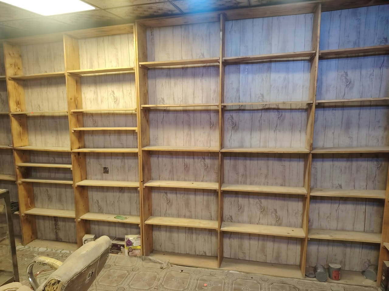 سلام عليكم رفوف خشب
وسله للمكياج او غير شي عده استخدامات وفاترينه
قيم واخذهن
***********
