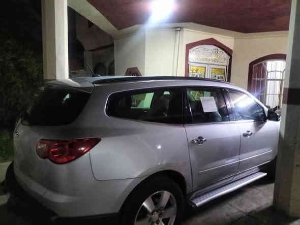 ترافس 2011 خليجي مكفولة من الصبغ 
السياره 7راكب فئة LT  محرك وكبر وكهرباء 
وحداده جيد جداً مكان السياره الرمادي
السعر 105
***********
