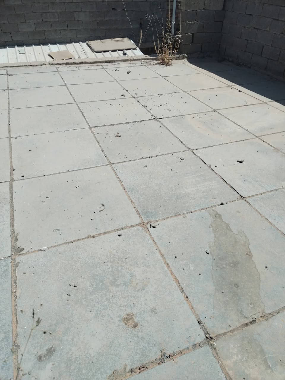 سلام عليكم بيت البيع حي الكوفه قرب تكان ام علي المساحه ١٢٥ م الواجه ٥ ونزال ٢٥ اللاستفسار ***********
