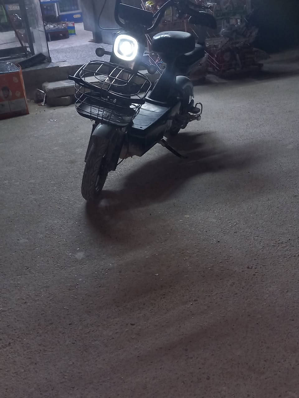 السلام عليكم دراجه شحن نضيفه مطارياتها جدد المكان بغداد الرشاد ***********
