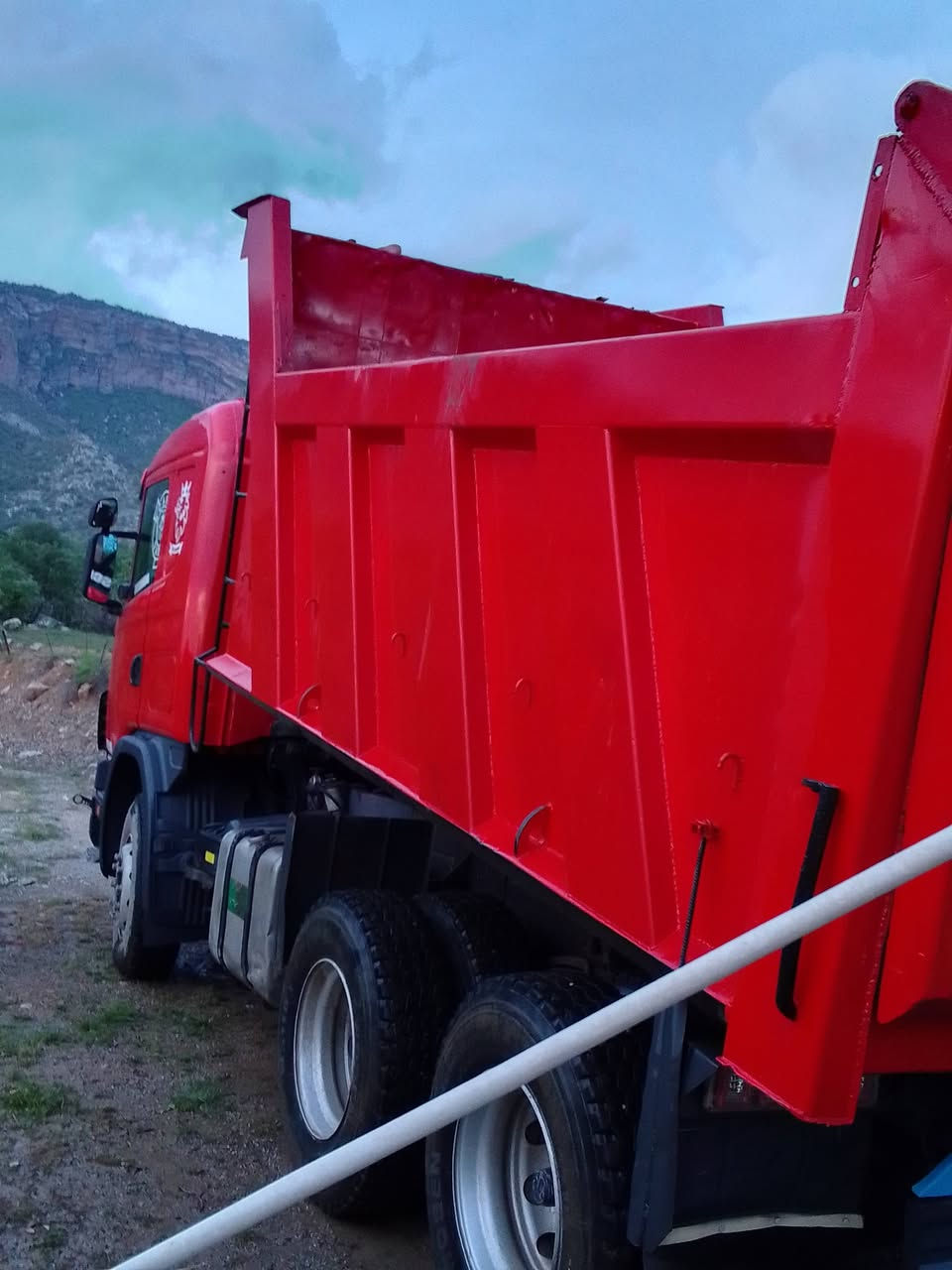 اسكانيا للبيع
موديل 2000صبغ عام جمالي
سياره فول مواصفات
***********
***********واتس أپ
