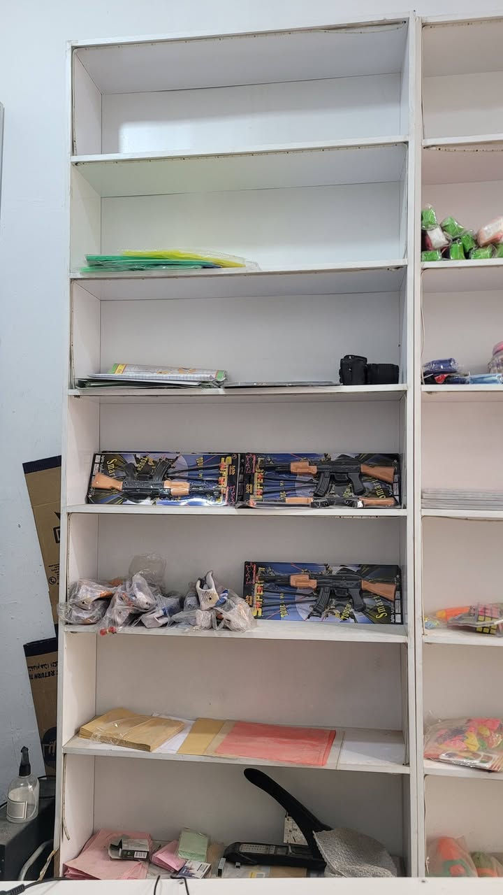 فاترينات mdf عدد6قطع  ارتفاع ٢.٥ متر وعرض ١ متر عدد ٤
٢قطعة ظهر مفتوح وحدة عرض ١٢٠ وارتفاع ٢ متر والثانية عرض ٦٠ وارتفاع ٢ متر الفاترينات مع انارة شريطية اصلية..


**إذا كنت صاحب هذا الإعلان وتريد حذفه لأي سبب، رجاءا أرسل رسالة إلى الدعم الفني**