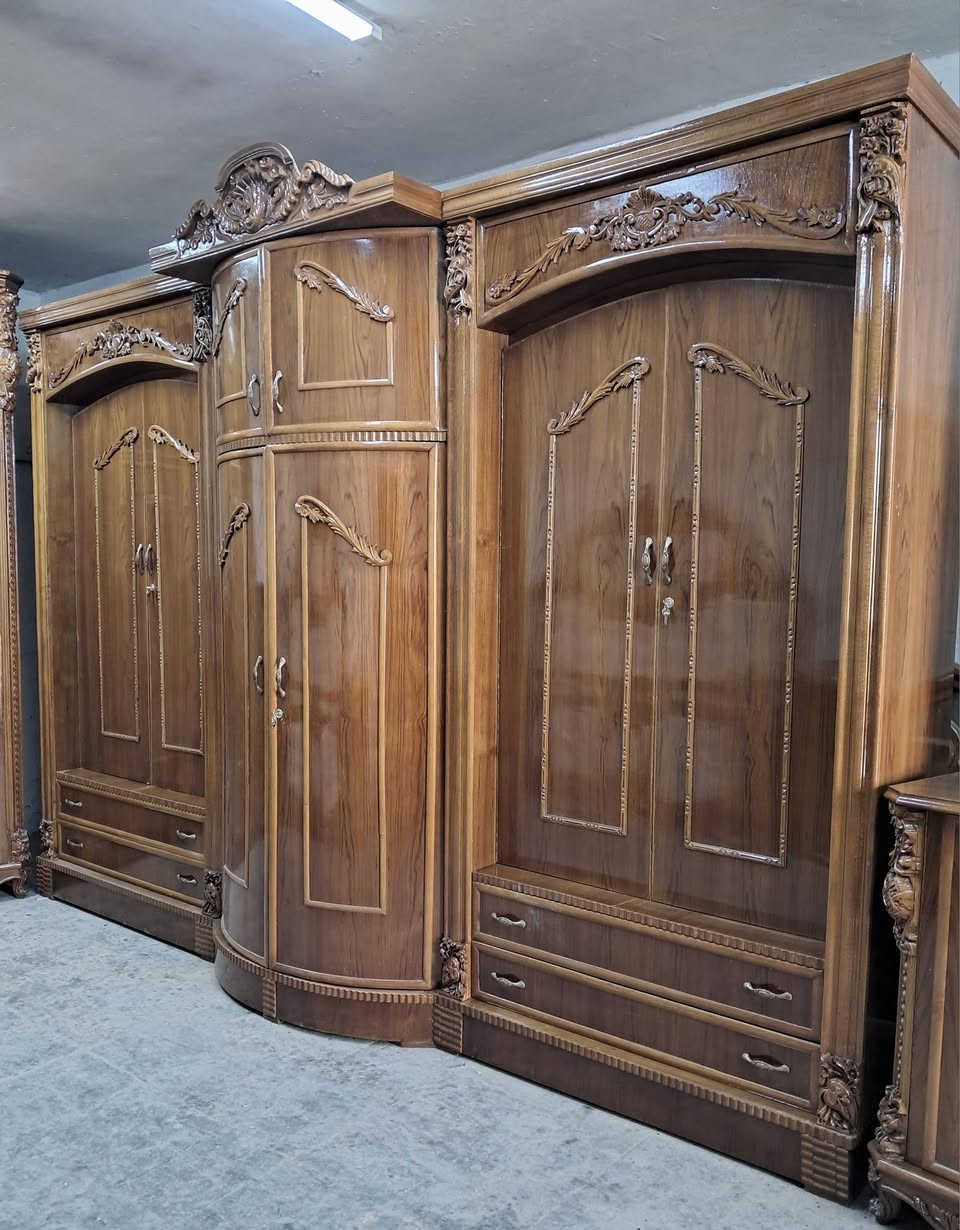 يعلن معرض الموسوي عن وجود غرفه نوم مستعمله اخت الجديده موديل كوخ داخل وخارج صاج ضهر جرجوبه دنك زان مصري نوع الثقيل ونقش الجربايه زاويه كنتوريه بابين وملحق زان مصري الغرفه ولا غلطه بالعافيه التكون من نصيبه العنوان بغداد يوجد توصيل لكافه المحافضات اي استفسار خاص او الاتصال 
***********
***********واتساب
