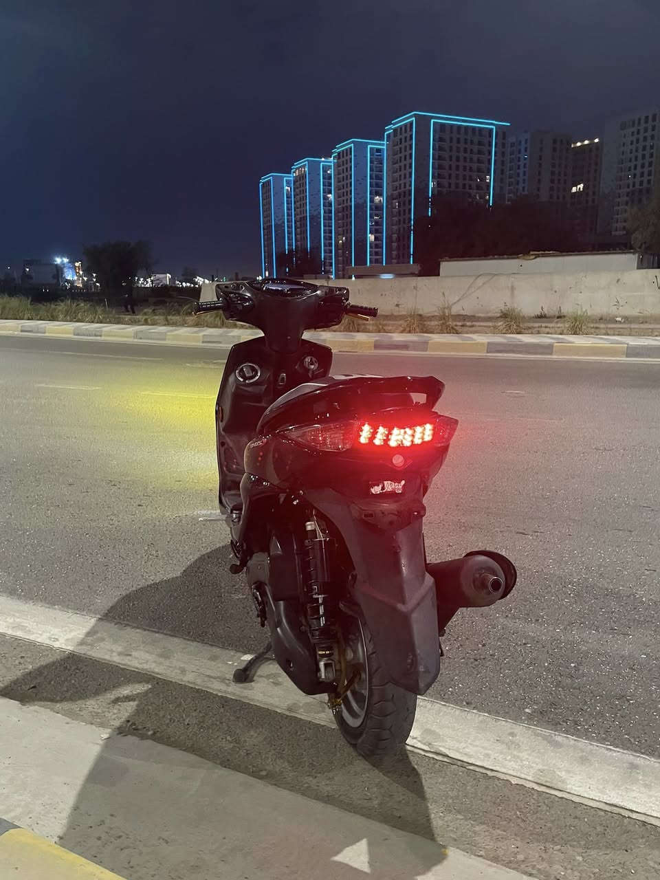 سلام عليكم
سكنز لد ياباني داخل جوزي قبق نفخ الدراجة خير من الله بيهة تزويد خارجي
يدات بيرك
براغي كاعية
قبق افلاوين
يدات بريك
قطرة دهن
دبلات خلفية 
صرنصة صجمية
فراك ابريك
كلجات 
سستم  سماعات 
التزويد كلة اصلي 
المكان بغداد الدورة السعر خاص او امراوس حسب القناعة 
الاستفسار ***********
