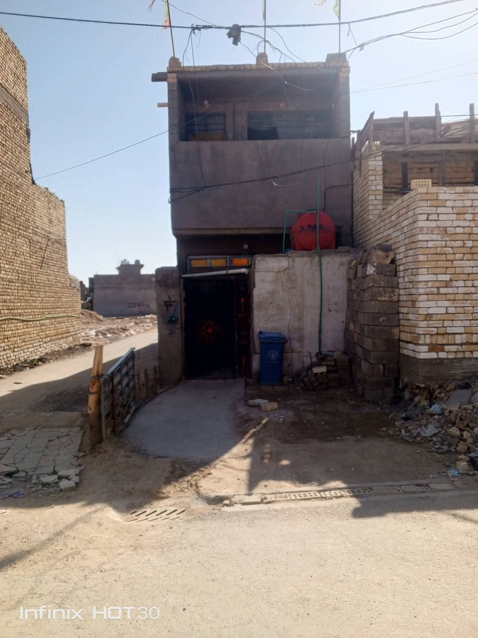 السلام عليكم بيت البيع في الحميدية بشارع سيد عوده قرب سواق ابو قاسم بيت يحتوي ستقبال +مطبخ +غرفه وبل خير ترك وحمام والطابق الثاني غرفه وبيتونه وصطح السعر ٣٥وبي مجال بصيط رقم ***********
