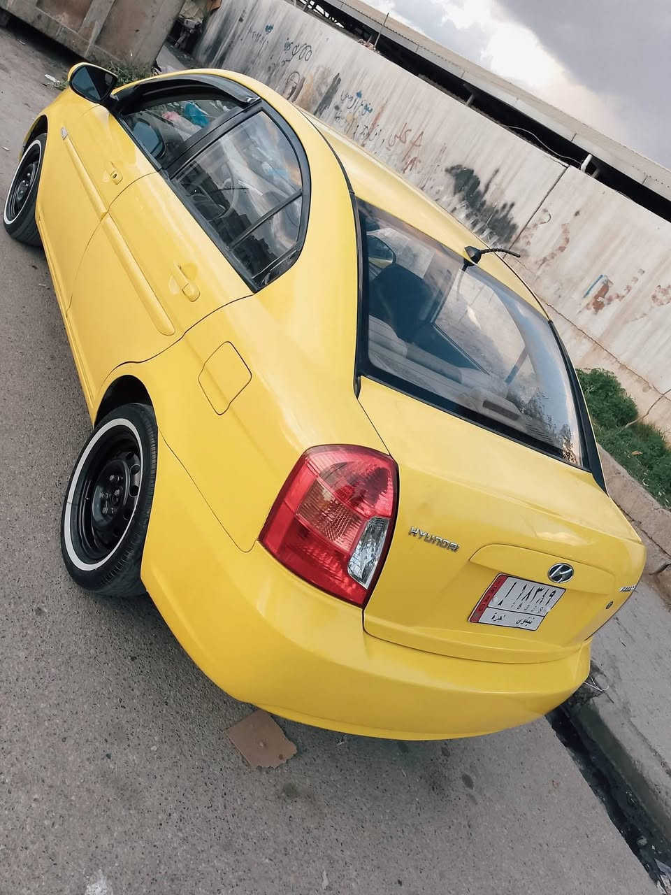 اكسنت موديل 2009 فول عادي
رقم نينوى ألماني شرط التحويل 
كاربون بانزين بيها 
هيئه وغرامات صفر 
محرك بي بخار كير شرط 
بدون ضرر تلقيط معجون بيهه 
السعر 87بي مجال 
العنوان موصل الجانب الأيمن ***********
