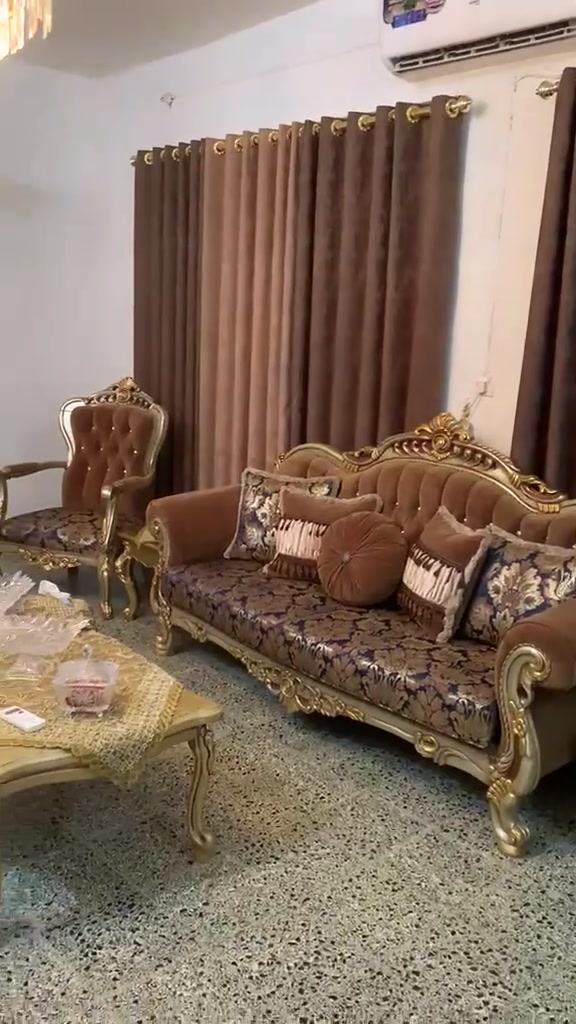 تخم استقبال ✨

تخم استقبال أنيق وفخم، براند فكتوري تصميم راقي حالته ممتازة ونضيف جدا  اني مسويته ب ٣ واريد أبيعه بنص سعرة. مليون ونص التخم جدا نضيف اخو الجديد  

للاستفسار خاص ..


**إذا كنت صاحب هذا الإعلان وتريد حذفه لأي سبب، رجاءا أرسل رسالة إلى الدعم الفني**