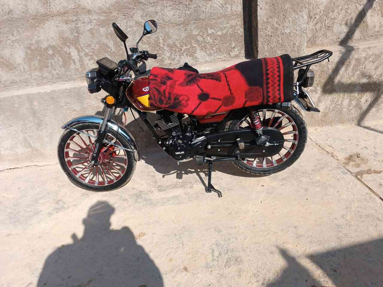 السلام عليكم شلونكم شباب عندي موتور للبيع 25 محرك 200.  ***********
